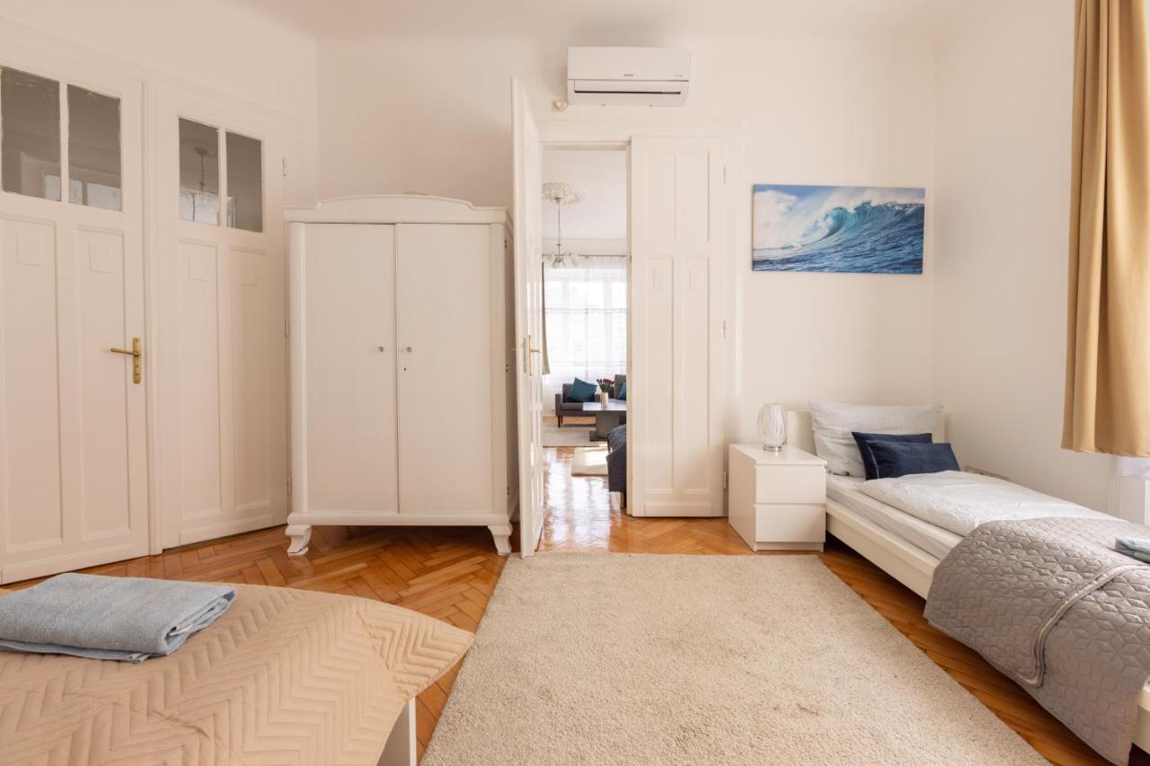 Corvin Appartement *