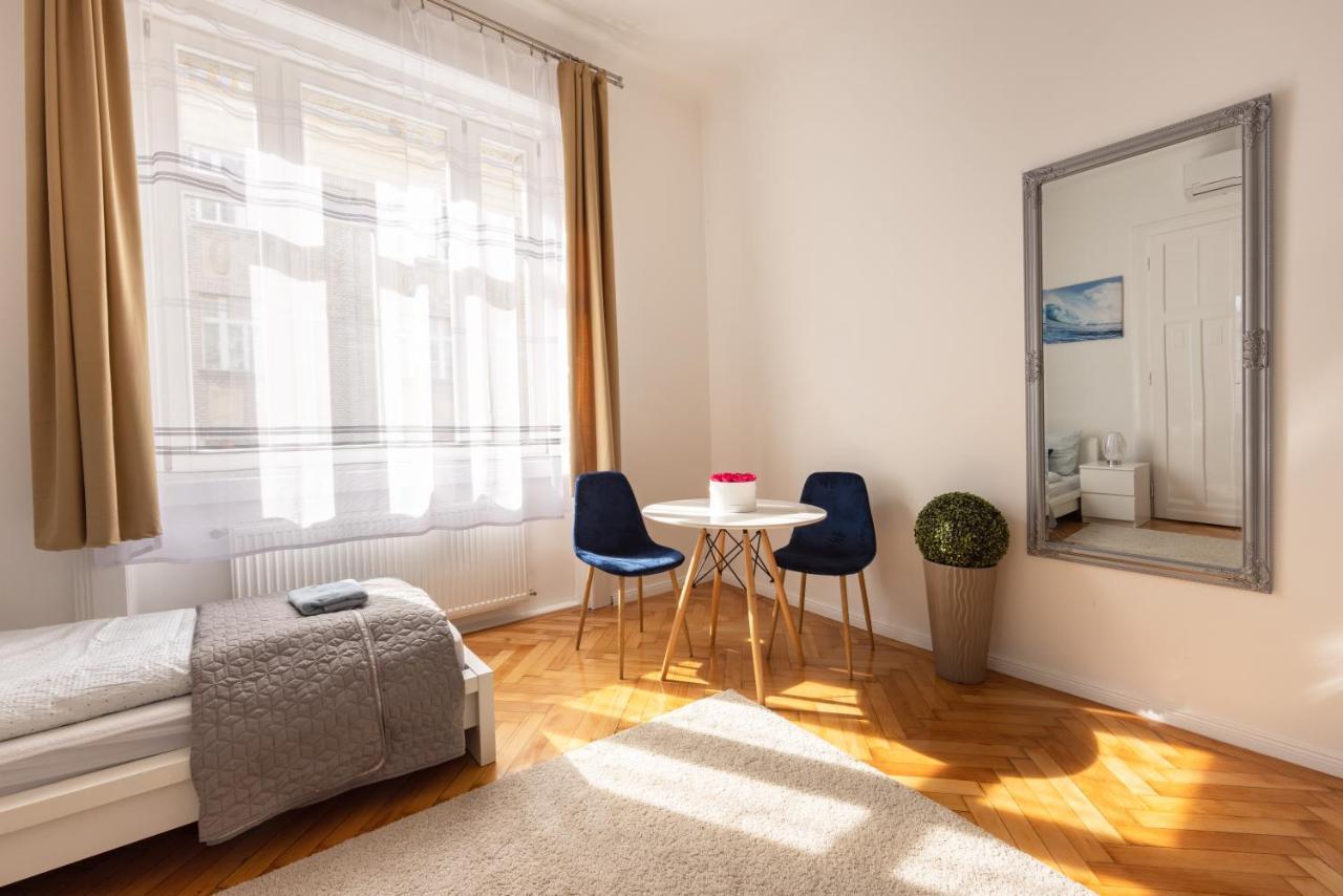 Corvin Appartement *
