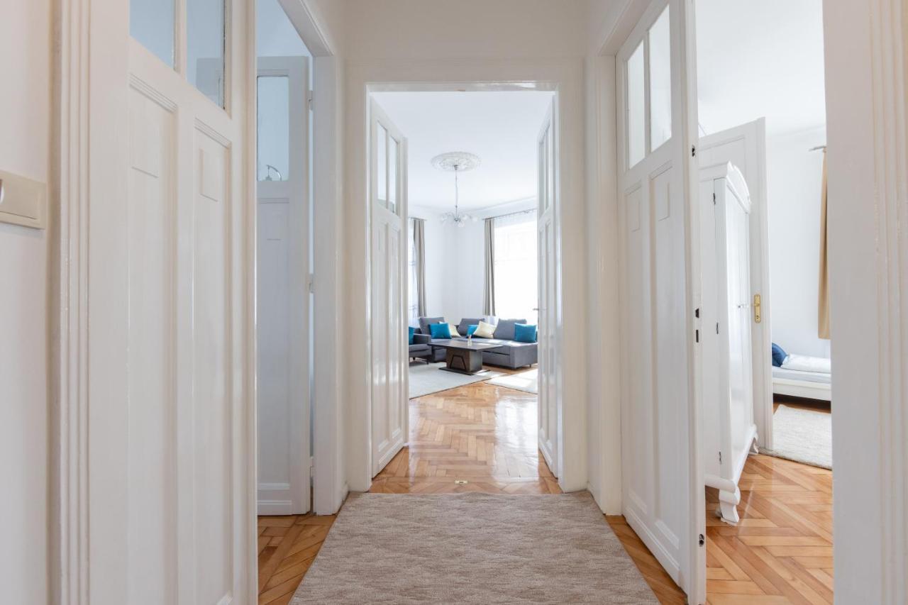 Corvin Appartement *